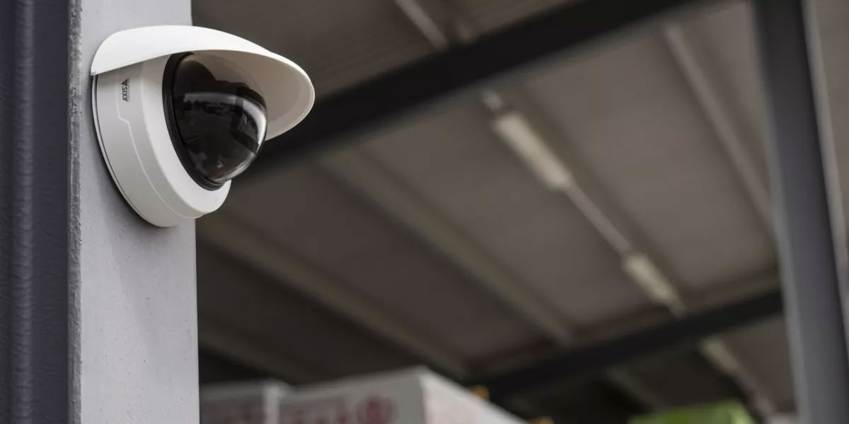 Компактные уличные камеры AXIS M42 с ИИ: видеоаналитика, вариообъектив и 4K